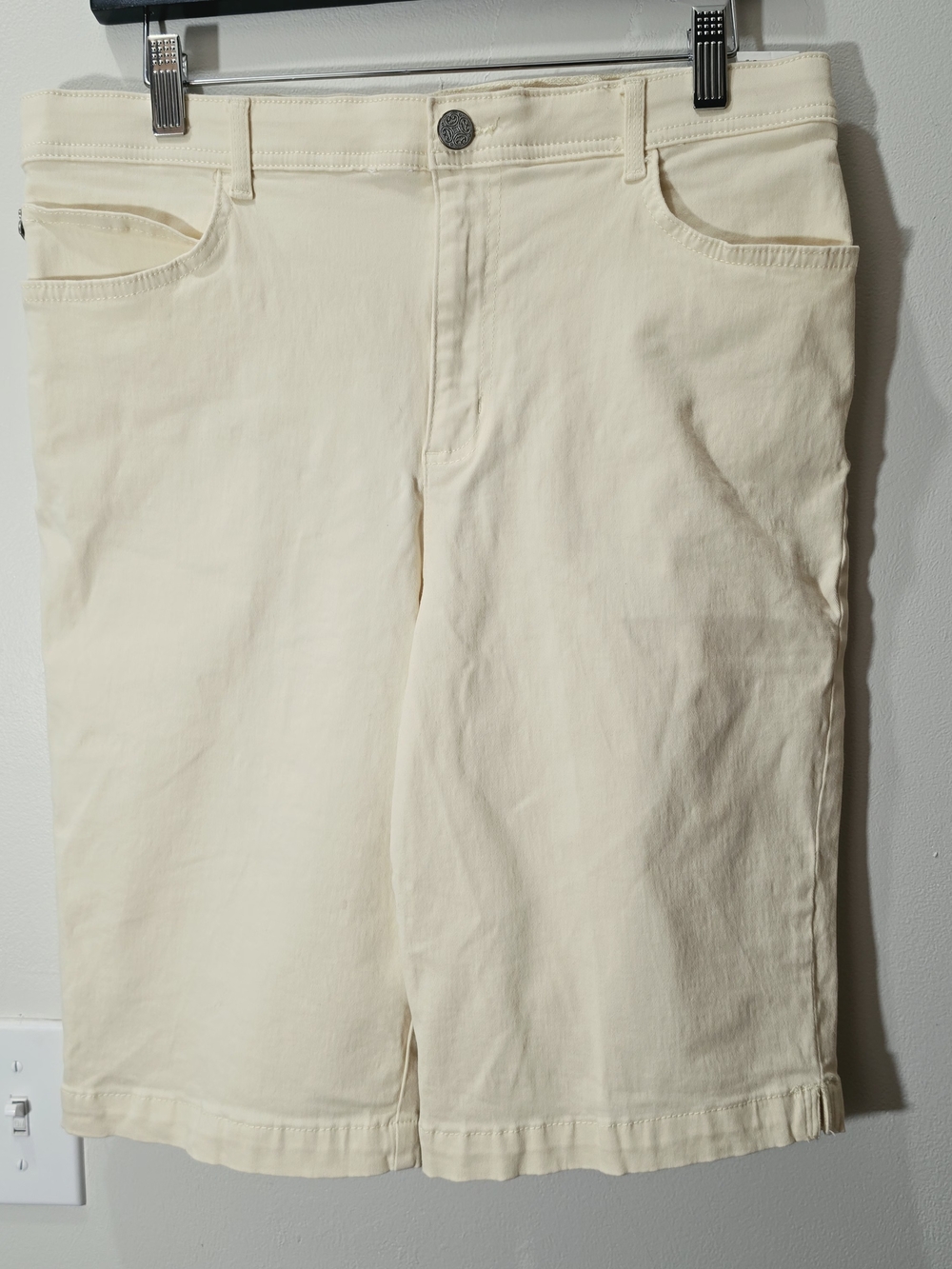 Butter Yellow Knee-Length Cotton Blend Bermuda Shorts Size 12 Y2k Millenial
